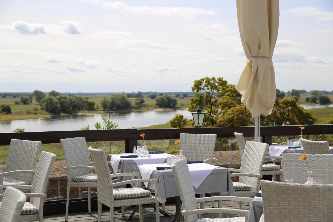 Ringhotel Schloss Тангермюнде Экстерьер фото
