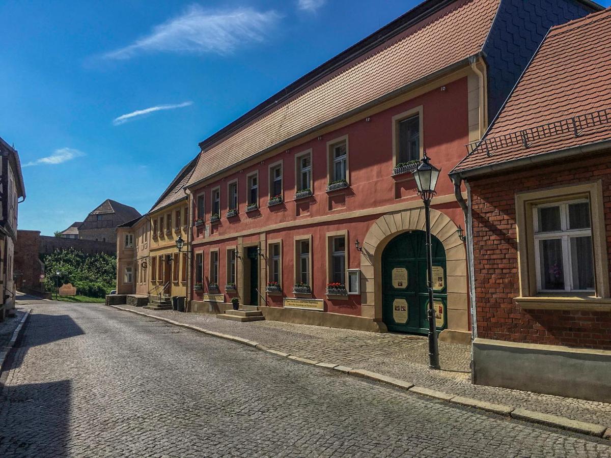 Ringhotel Schloss Тангермюнде Экстерьер фото