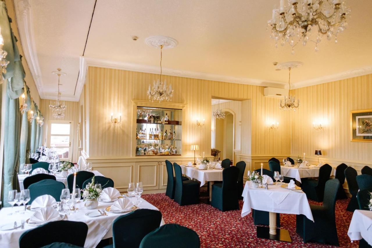 Ringhotel Schloss Тангермюнде Экстерьер фото